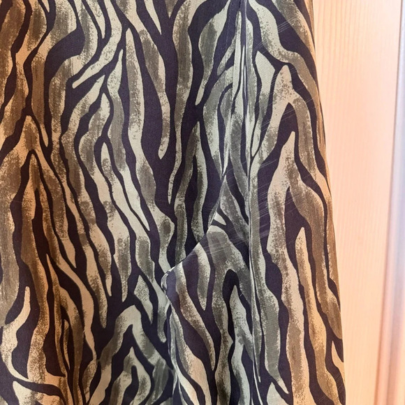 Vintage City Silk Women’s Animal Print 100% Silk Button up Shirt 90s XL Y2K - Picture 7 of 8